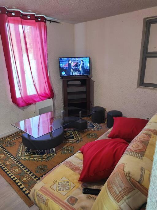 Saint Uze Appartement Luaran gambar